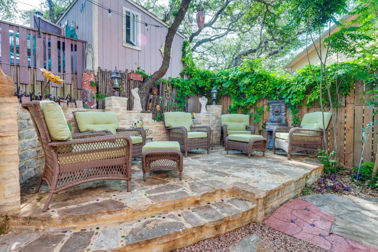 Exotic Home With Patio And Grill Walk To Canyon Lake! Exterior photo