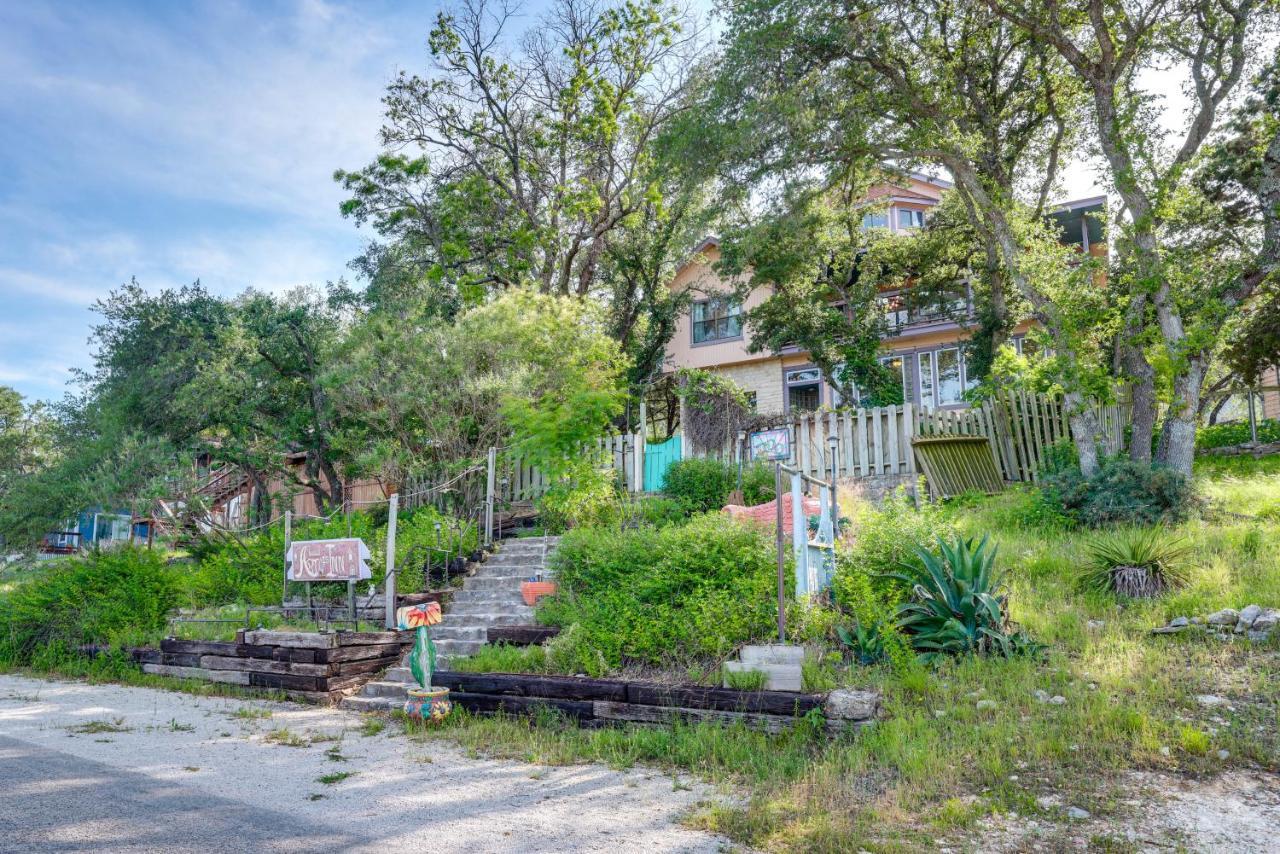 Exotic Home With Patio And Grill Walk To Canyon Lake! Exterior photo