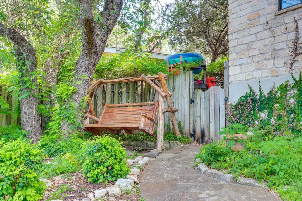 Exotic Home With Patio And Grill Walk To Canyon Lake! Exterior photo