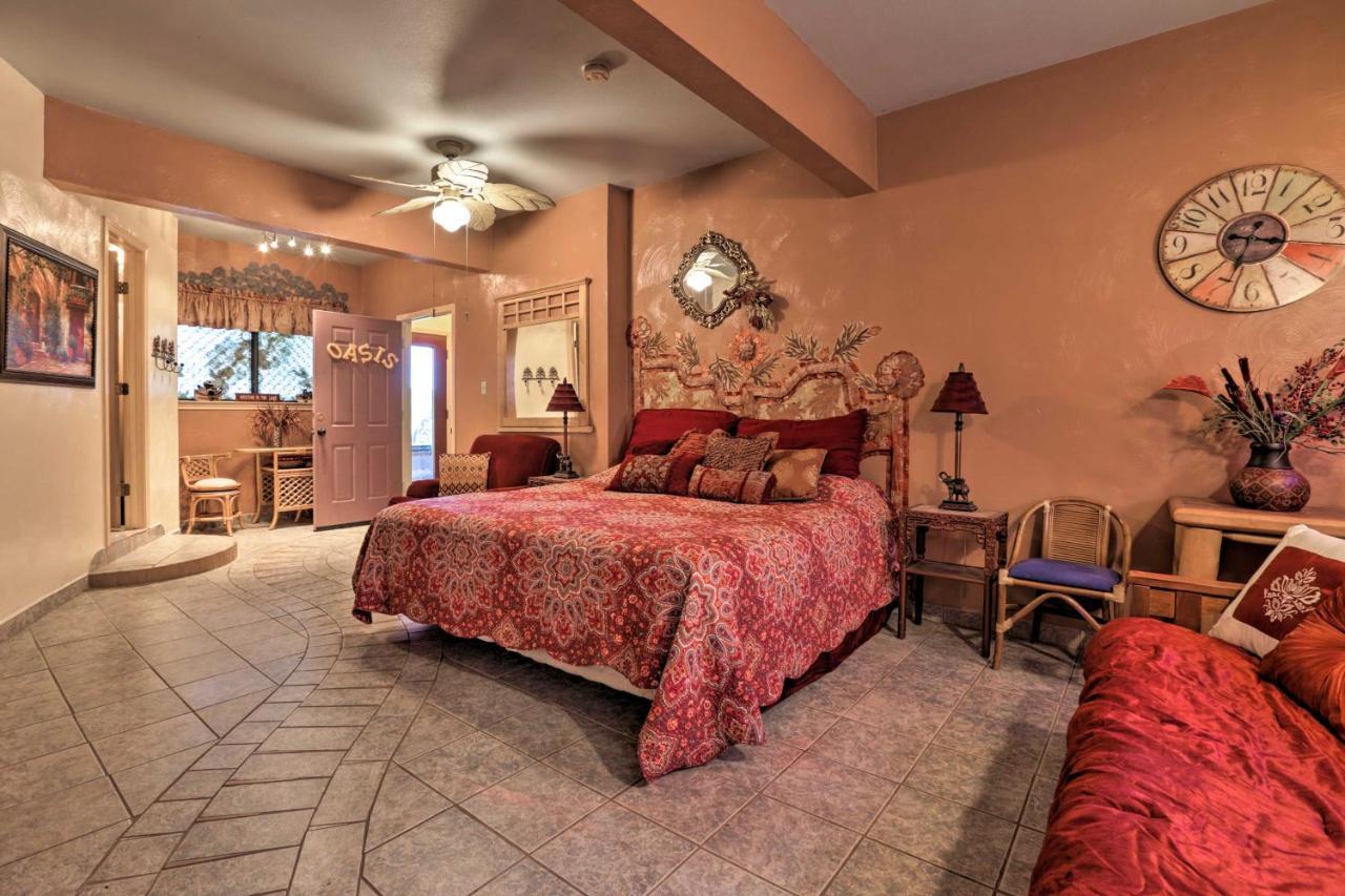 Exotic Home With Patio And Grill Walk To Canyon Lake! Exterior photo