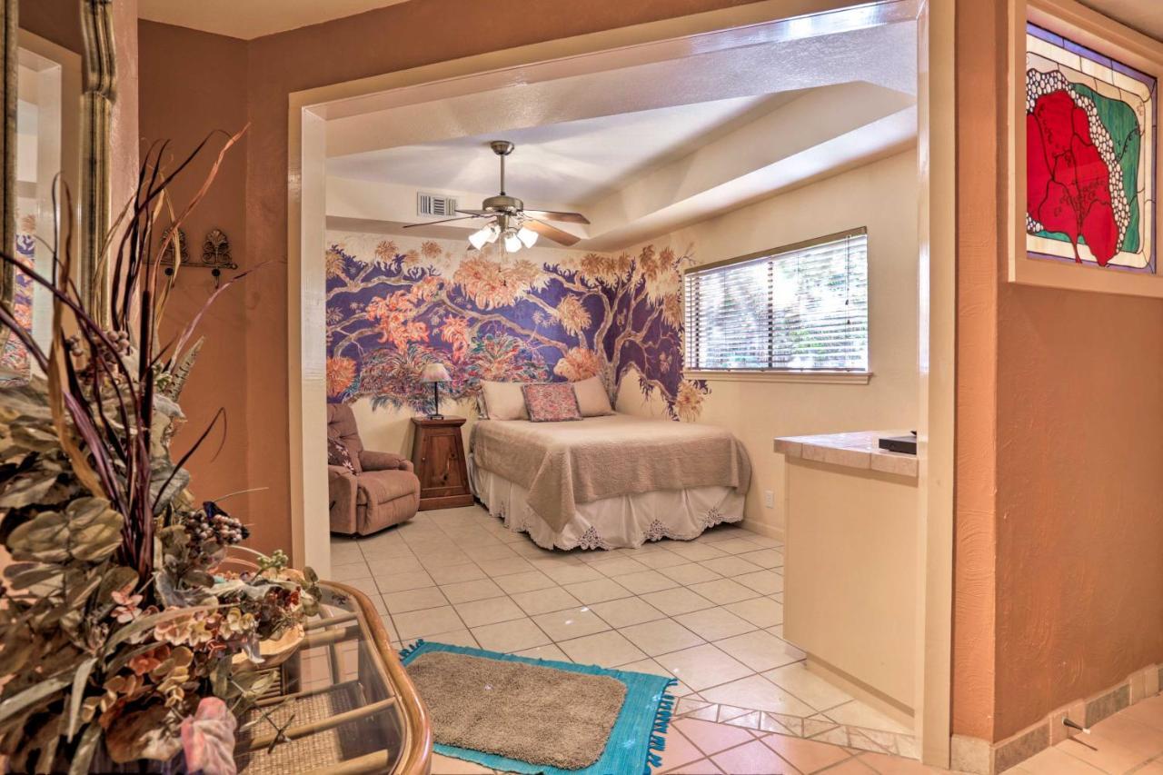 Exotic Home With Patio And Grill Walk To Canyon Lake! Exterior photo